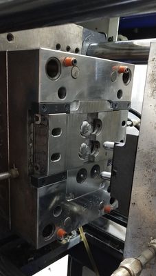 Финиш прессформ впрыски маршрутизаторов S136H 718H бытовой техники, который пластиковый подвергли механической обработке