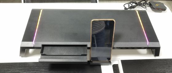 SECC Металлический монитор с USB3.0 хабом / беспроводной зарядкой