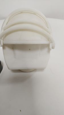 Холодный бегун OEM пользовательские пластиковые детали Маленькие брюшные шлемы